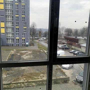 Якова Гніздовського вул., 75в