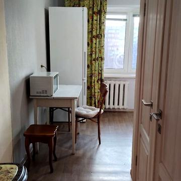 Братиславська вул., 42