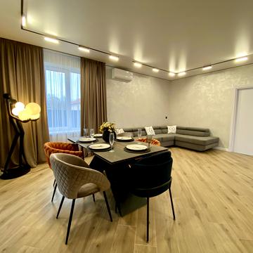 Леонтовича вул., 38