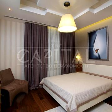 Круглоуніверситетська вул., 3-5