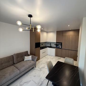 Володимира Навроцького вул., 31-А