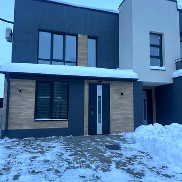 Богдана Хмельницького вул., 10