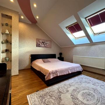 Квітова вул., 26