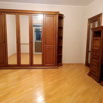 Залізнична вул., 7-П