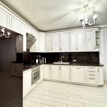 Угорська вул., 14б