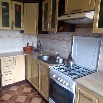 Торговиця вул., 28