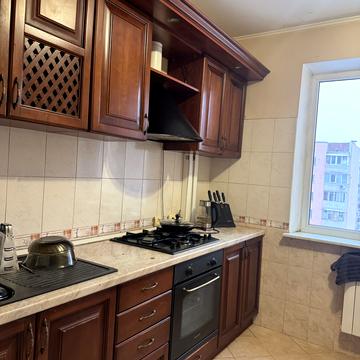 Бережанська вул., 12