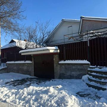 Романа Шухевича пров., 12