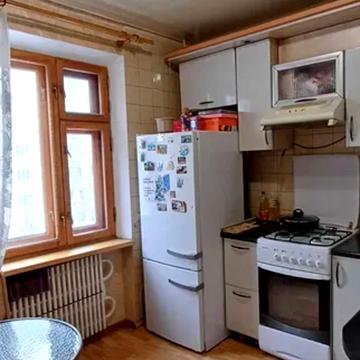 Лебединська вул., 1