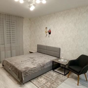 Академіка Сахарова вул., 20