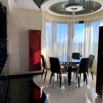 Дніпровська набережна вул., 26