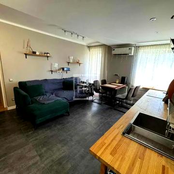 Гетьмана Кирила Розумовського вул. (Миколи Краснова), 12