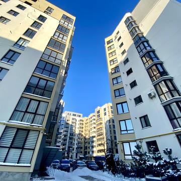 Степана Бандери просп., 36