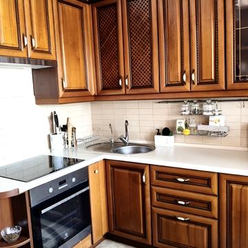 Райдужна вул., 35