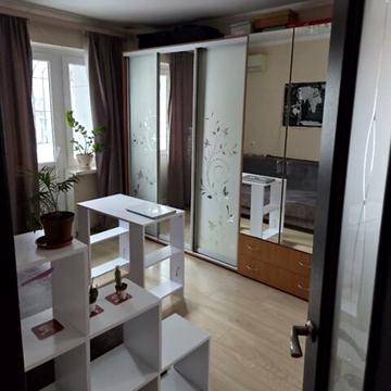 Героїв Крут вул. (Валентини Терешкової), 44