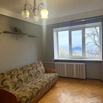 Нагірна вул., 12