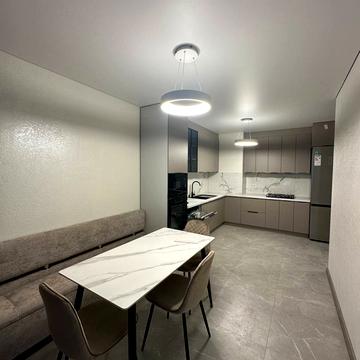 Юліана Пелеша вул., 1