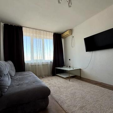 Набережна Перемоги вул., 78