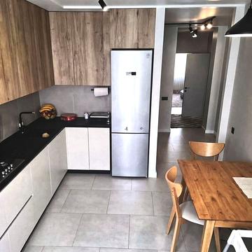 Варшавська вул., 68