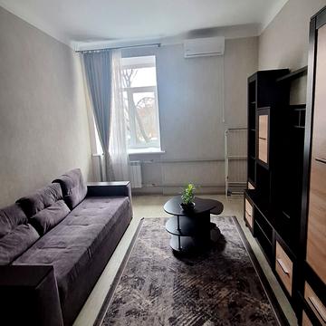 Центральний просп. (Леніна), 69