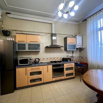 Михайла Туган-Барановського вул., 32