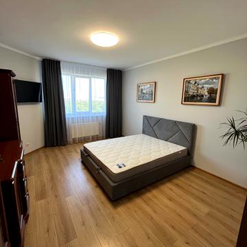 Карла Мікльоша вул., 25