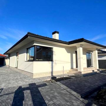 Черкаська, 34