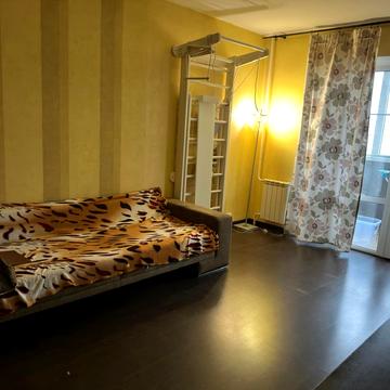 Срібнокільська вул., 14