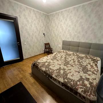 Срібнокільська вул., 14