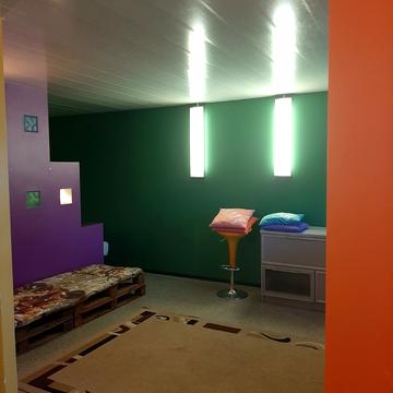 Менахем-Мендл Шнеєрсона вул. (Мініна), 7