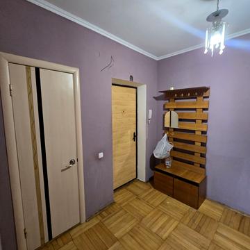 Інститутська вул., 8/2