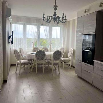 Павла Чубинського вул., 3