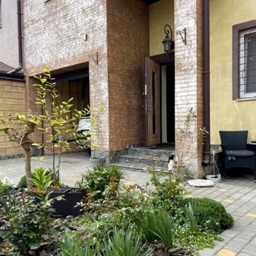 Вчительська вул.