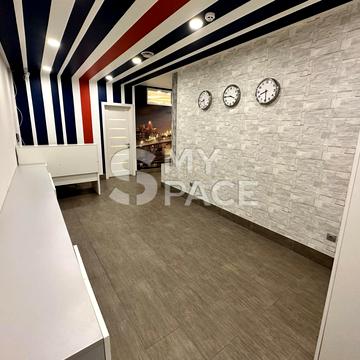 Євгена Коновальця вул. (Щорса), 32-Б