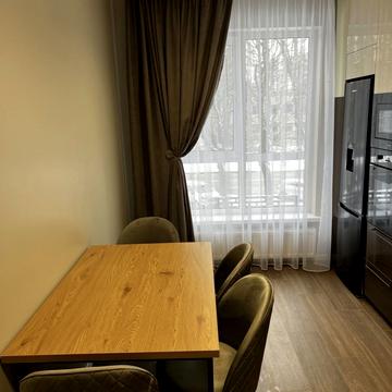 Метрологічна вул., 107