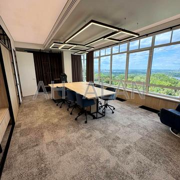 Михайла Грушевського вул., 9б