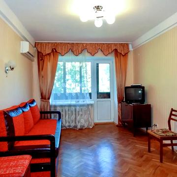 Остапа Вишні вул., 7