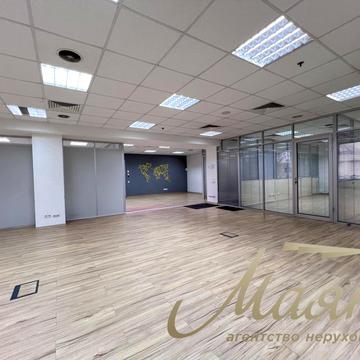 Богдана Хмельницького вул., 52/17