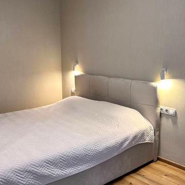 Кадетський Гай вул., 12