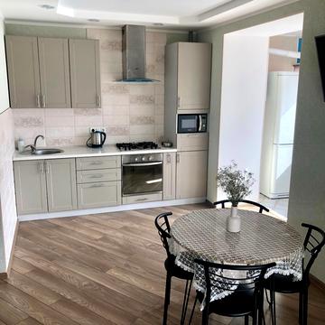 Чорновола вул., 29