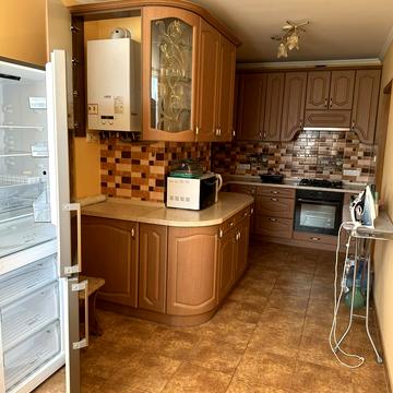 Пасічна вул., 33