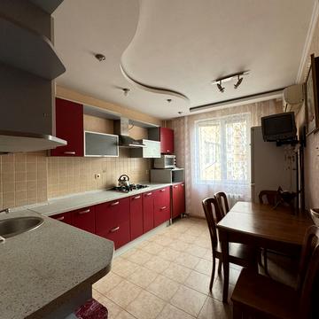 Академіка Сахарова вул., 46