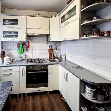 Володимира Великого вул., 52