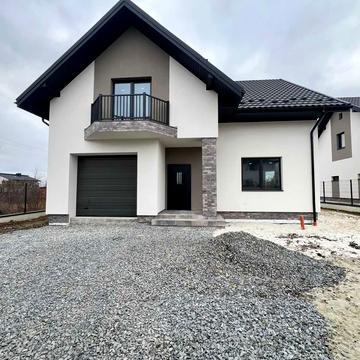 Лесі Українки вул., 35