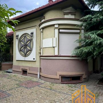 Острівна вул., 3