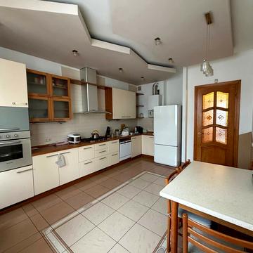 Іллі Мечникова вул., 18