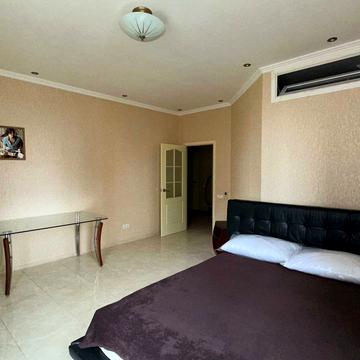 Середньофонтанська вул., 19б