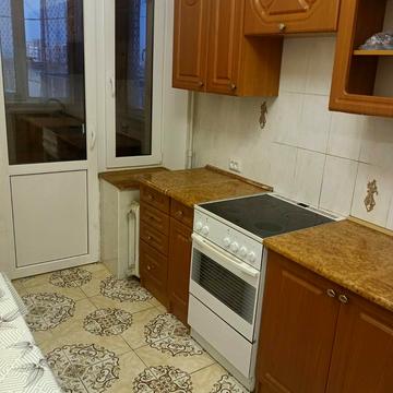 Гетьмана Павла Полуботка вул., 2