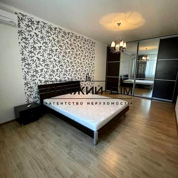 Олександра Мишуги вул., 2