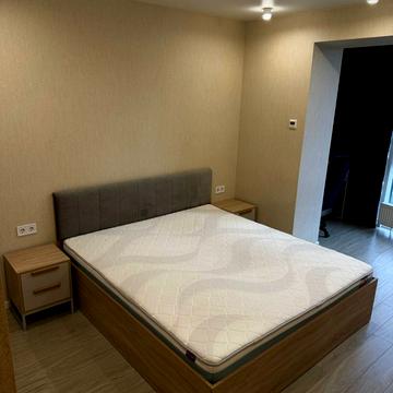 Набережна Перемоги вул., 44м